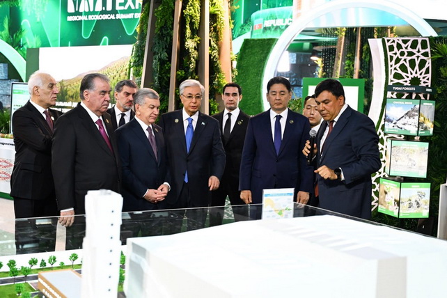 Mirziyoyev Visits Eco-Summit Exhibition in Astana