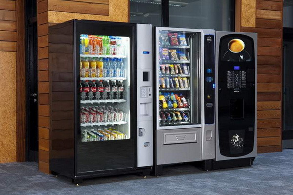 Gold bars and commemorative banknotes to be sold using vending machines
