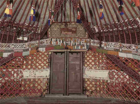 Новый юртовый лагерь для иностранных туристов