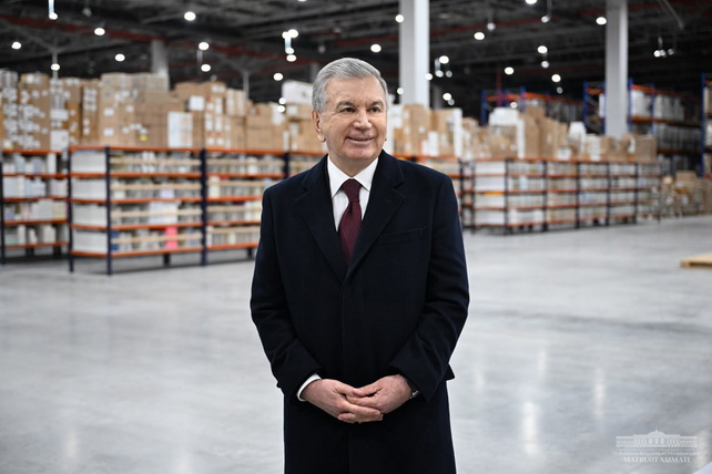 Shavkat Mirziyoyev visits Grand Pharm Logistics Hub