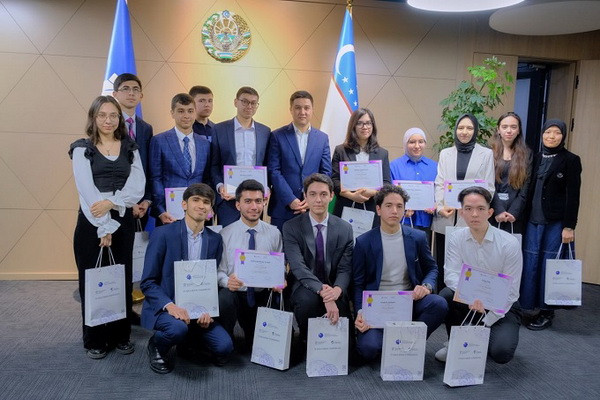12 students from Uzbekistan will go on an educational tour to China