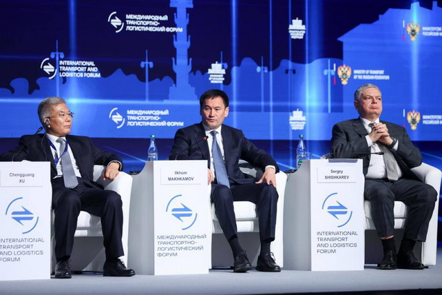 Узбекистан продвигает цифровую логистику на форуме в Санкт-Петербурге