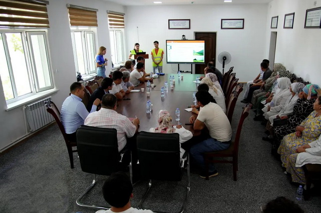 Public Hearings on the Construction of an Agro-Photovoltaic Station Held in Tashkent District