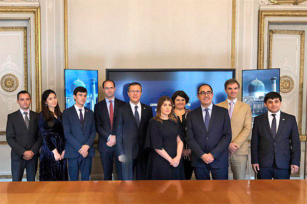 Фонд развития культуры и искусства и Музей Лувра подписали меморандум