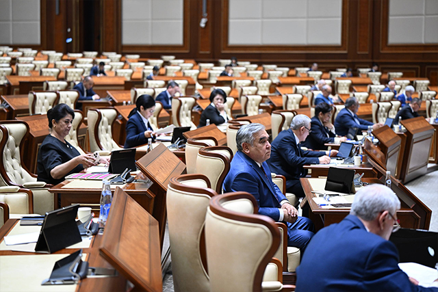 Сенат Узбекистана одобрил реформу учета прав на недвижимость