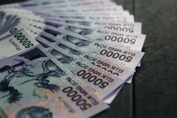 Uzbekistan Considers Restoring Cash Payments for Alcohol