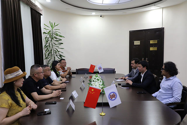 Китайская Xianfeng откроет обувное производство в Узбекистане