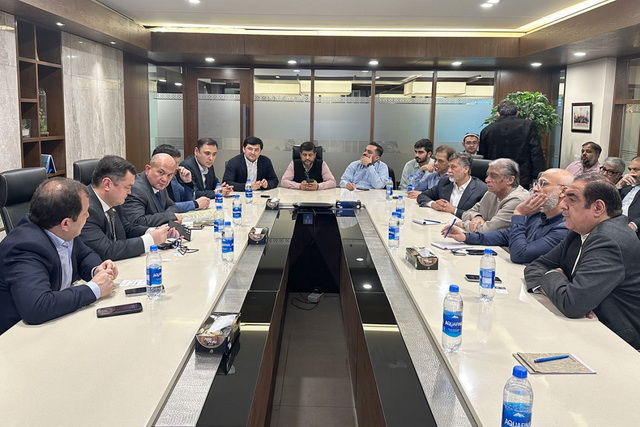 Uzbekistan delegation visits Union Fabrics