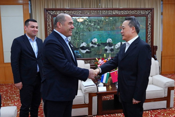 Uzbekistan and China discuss transportation of goods by rail