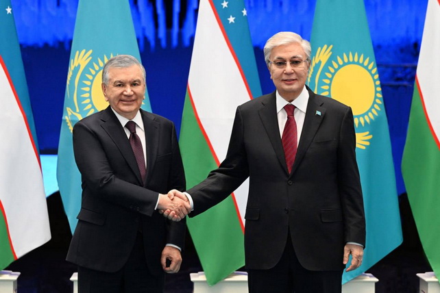 Mirziyoyev and Tokayev discuss strengthening strategic partnership
