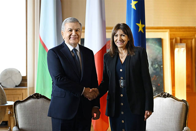 President of Uzbekistan meets with the Mayor of Paris