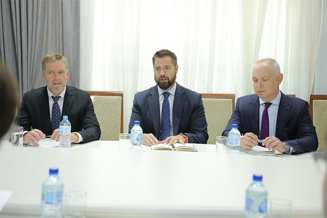 Заместитель министра инвестиций Узбекистана обсудил с General Motors и UzAuto Motors перспективы сотрудничества