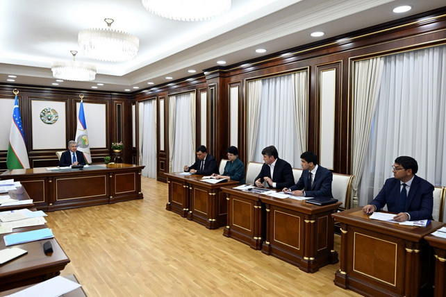 Uzbek President reviews plans to expand waste recycling in Uzbekistan