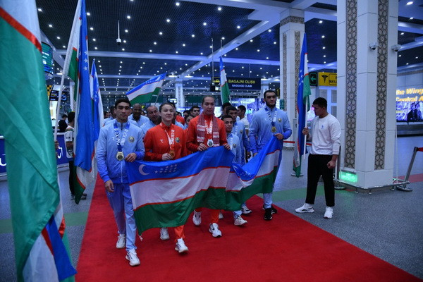 Сильнейшая сборная Азии прибыла на Родину