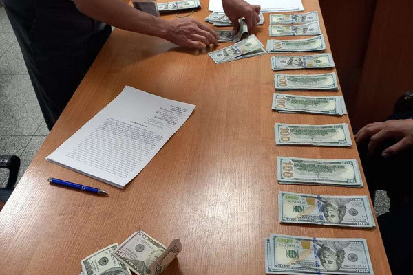 Passenger with US$21,000 in suitcase tried to fly from Kazakhstan to Tashkent