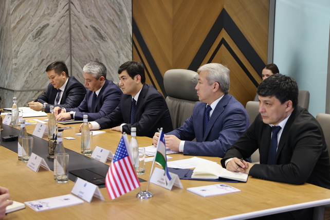 Министр горной промышленности Узбекистана провёл встречу с делегацией Traxys Group по проекту критических минералов