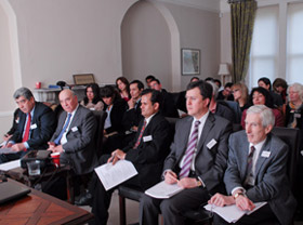 Народная медицина в центре диалога между Востоком и Западом