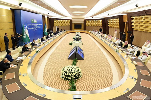 Uzbek President holds a meeting with Saudi Arabia’s businesspeople