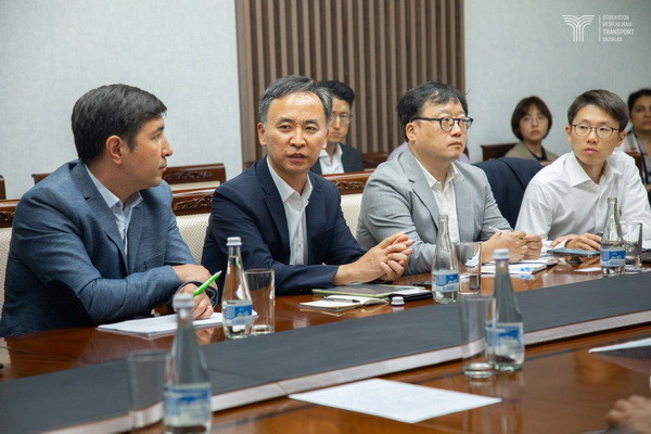 A meeting was organized on the construction project of the Tashkent-Andijan toll road