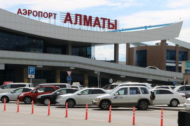 Молодой узбекистанец устроил панику в аэропорту Алматы, шутя про атомную бомбу