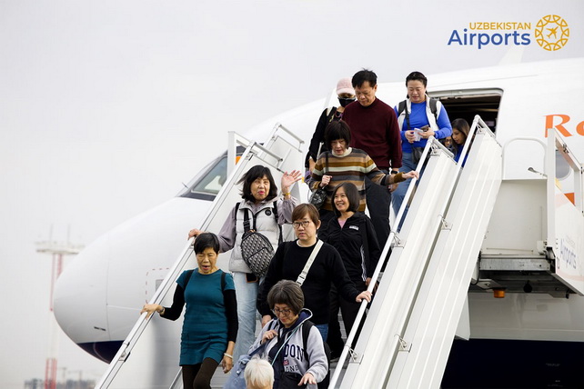 Tourist Group from Singapore Warmly Welcomed at Tashkent Airport