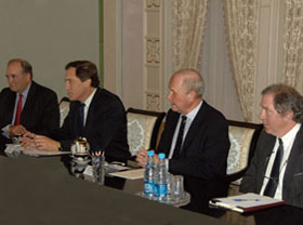 Группа экспертов из США находится в Узбекистане