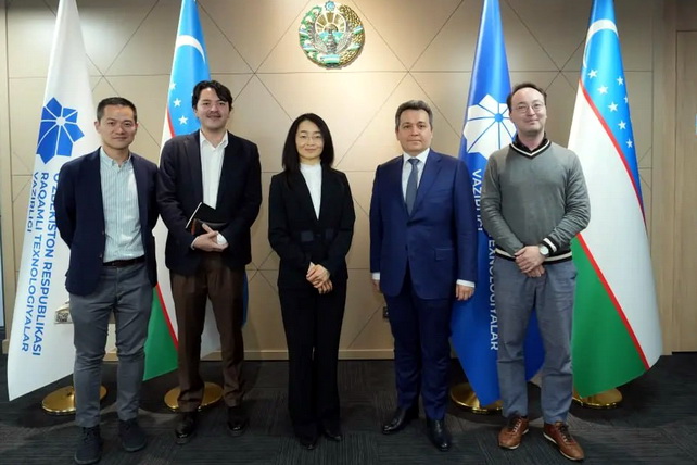 Министр цифровых технологий обсудил возможности сотрудничества с Йельский Университетом