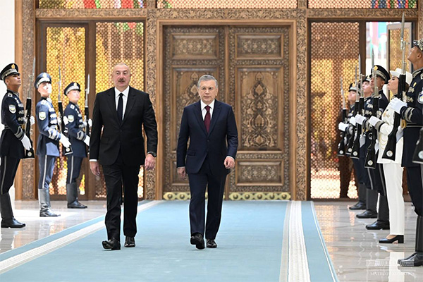 2025 announced as Year of economic cooperation between Uzbekistan and Azerbaijan