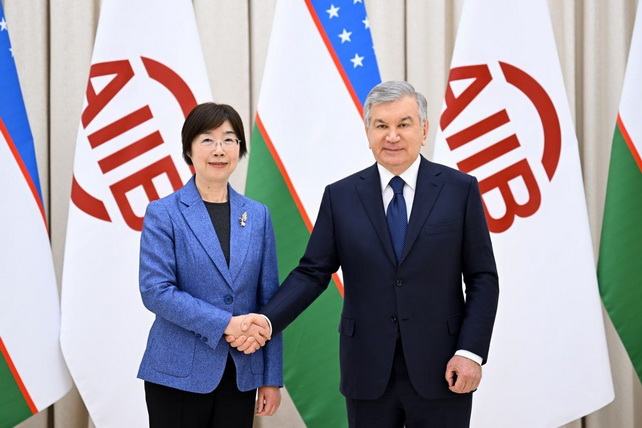 Mirziyoyev Discusses Expansion of Strategic Partnership Between Uzbekistan and AIIB