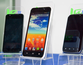 ZTE открыла завод по производству мобильных телефонов в Узбекистане (фото)