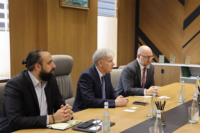 Minister of Geology meets with ADQ representative to discuss investments