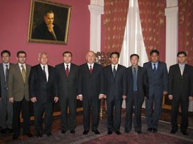 Uzbekistan, China hold consultations 