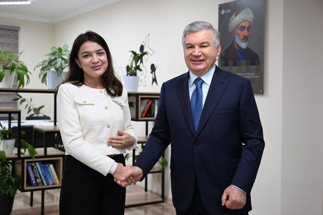 Мирзиёев открыл молодежный креативный парк в Самарканде