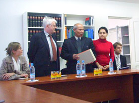 Посол Германии передал книги библиотеке германистики Национального университета