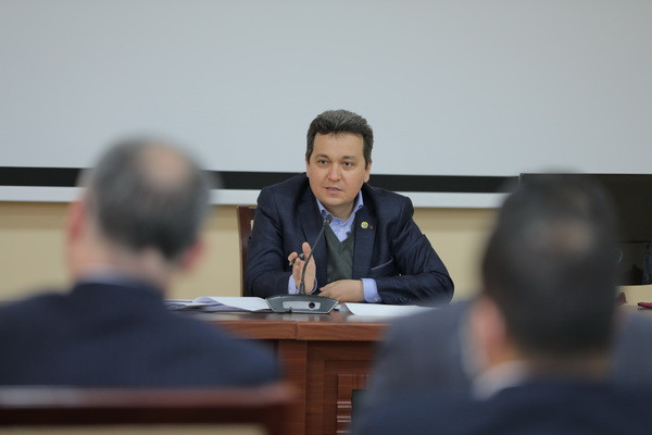 Даны указания по эффективному и своевременному исполнению поставленных задач