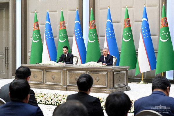 Президенты Узбекистана и Туркменистана выразили удовлетворение результатами переговоров и отметили большой потенциал двустороннего сотрудничества