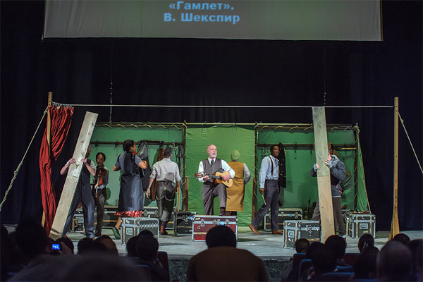 Legendary theatre Globe presents Hamlet in Tashkent