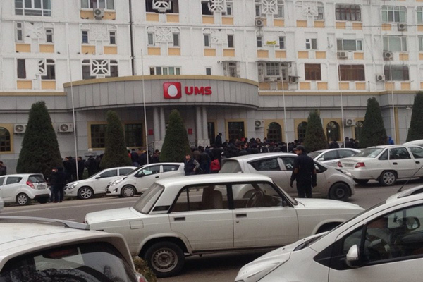 Long lines for UMS sim-cards lined up in Uzbekistan